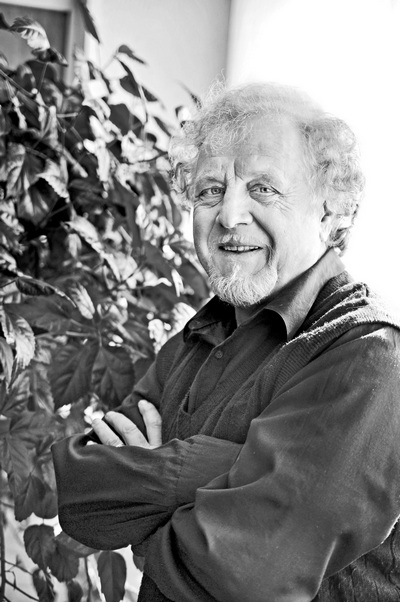 Поэт Валерий Черкесов