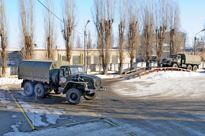 Крылья, якорь и скрещённые мечи