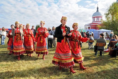 И даже песни у славян одни