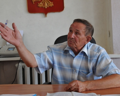 Глава администрации сельского округа Виктор Ветерцов Сварим общую кашу