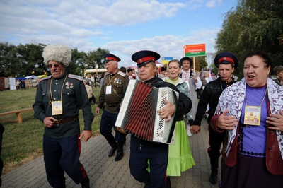 И даже песни у славян одни