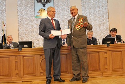 Строители солидарного общества