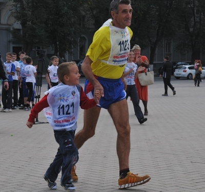 В Кроссе наций в Белгороде с удовольствием приняли участие и школьники, и ветераны. Сопричастные к «королеве спорта»