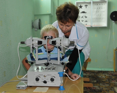 С помощью такого новейшего оборудования  детям восстанавливают зрение Увидеть мир  здоровыми глазами