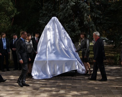 Монументальный Шолохов