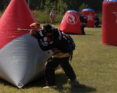 Пейнтбол - военно-прикладной вид спорта. Здесь требуются  те навыки, которые пригодятся для службы в армии