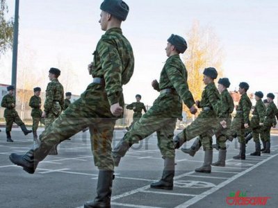 Каждому призывнику - по банковский карте