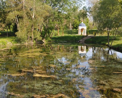 Из этого чистейшего озера начинает свой тысячекилометровый путь Северский Донец Немало тебе величия…