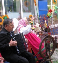 Себя показали, гостей зазывали