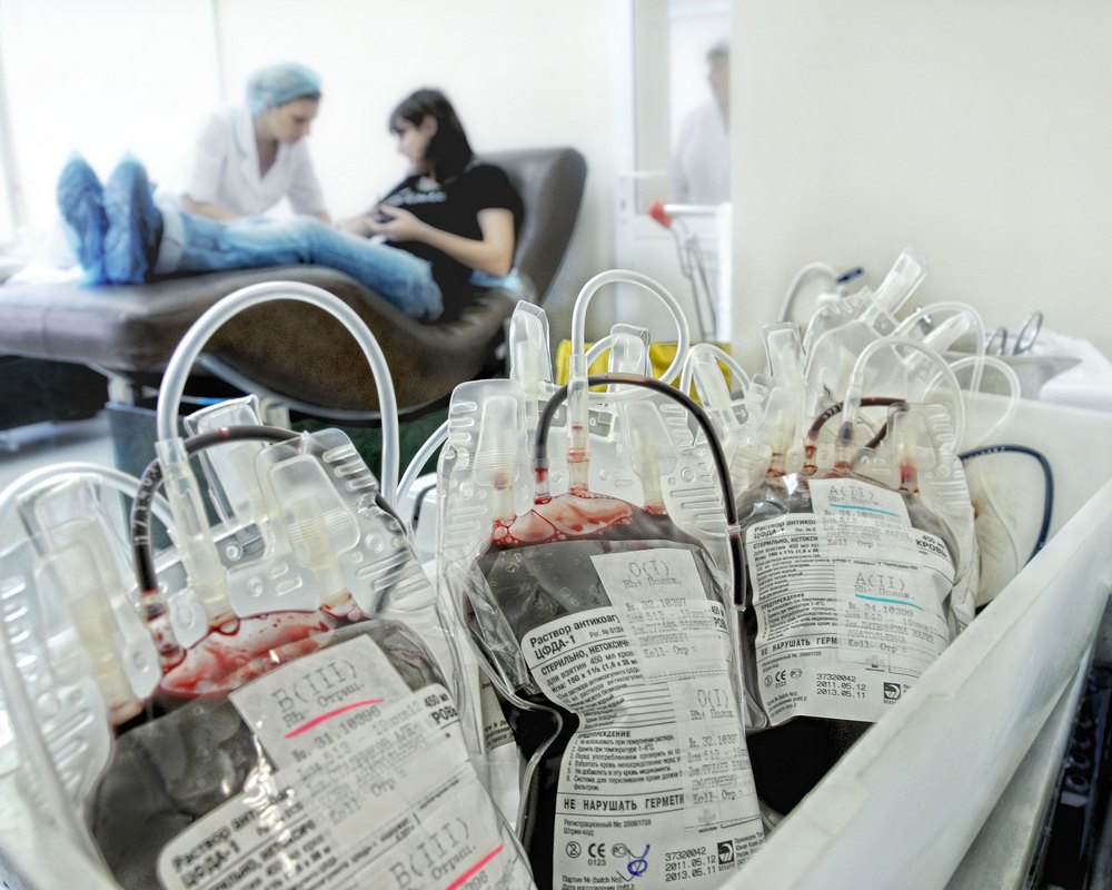 Донор белгород. Транспортировка донорской крови. Хранение донорской крови. Переливание крови донорство. Современное переливание крови.