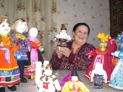 Из каменщиц в певуньи