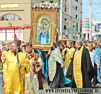 Крестным ходом - с чудотворной иконой