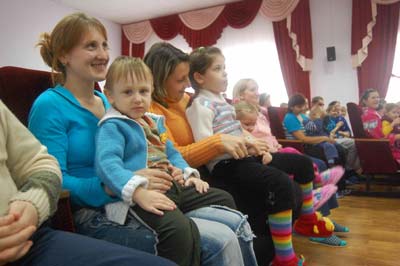 Подарили детям сказку