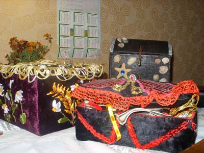 А в покрывале - вся семья