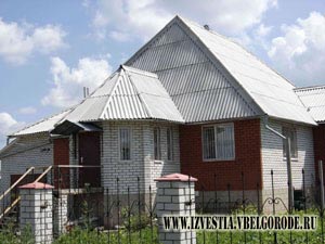 Крестьянскую усадьбу возводят... по схеме