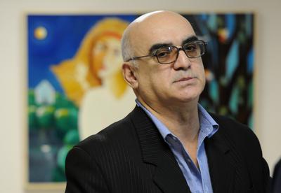 Художник Интигам Акперов Мир чистых красок и сложных образов