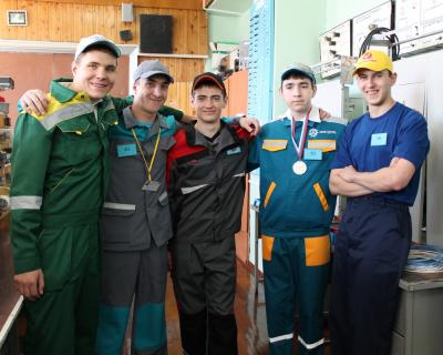 У них на службе электричество 