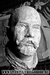 Скульптура &quot;из-за границы&quot;